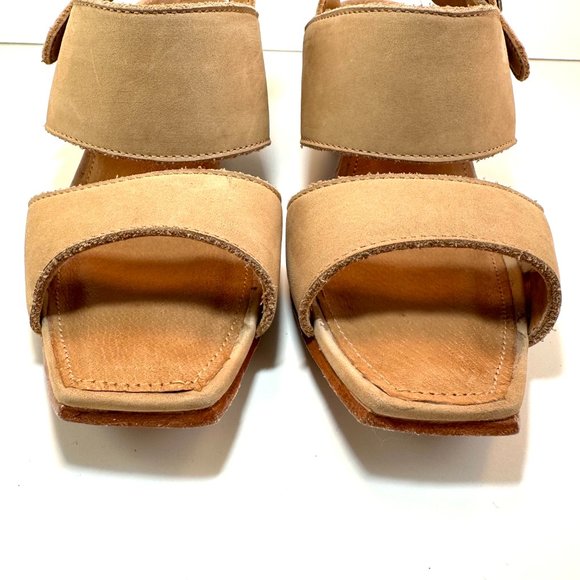 Adelante The Serena Heeled Sandal in Oatmeal, Size 8 - Picture 14 of 16